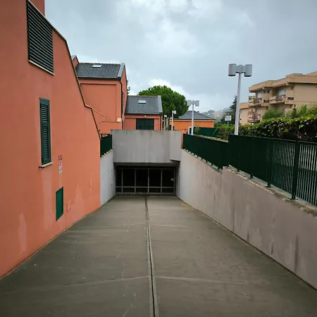 Daire Tulipano - By Ligooria Pietra Ligure